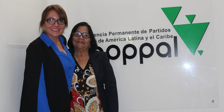 Xiomara-Castro-y-Flavia-Garcia