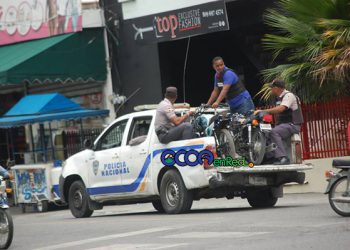 policia camioneta motor