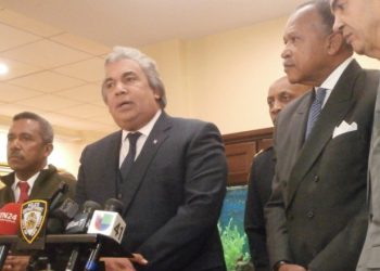 Carlos Castillo autoridades nn