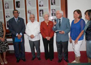 LIBRO-MUJERES-CON-LIDERAZGO-ACRD