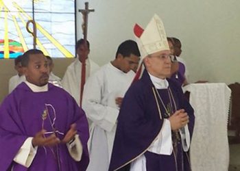 Obispo Bani masalle y Pascual