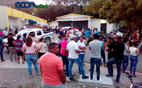 Hospital-mucha-gente-emergencia-fuera