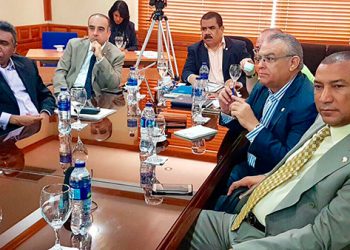 pedro-y-otros-senadores