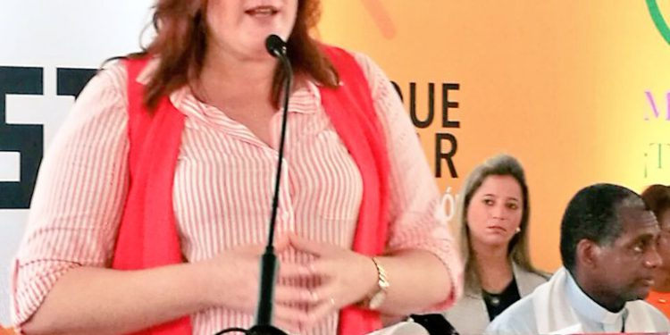 Janne Camilo ministra mujer