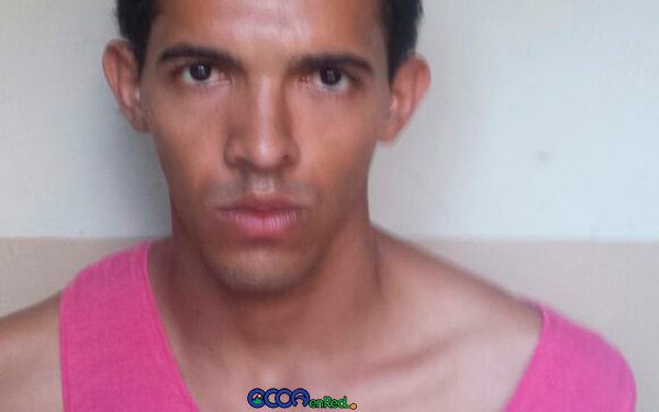 Ariel-Rossy-cuhilladas-mujer