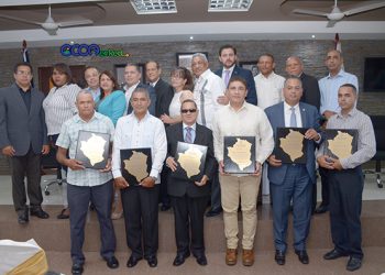 Reconocimiento-Ayuntamiento--y-Yudelis