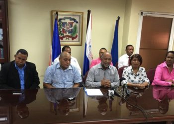 Eduardo Hidalgo y profesores