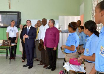 Andres Navaroo suprvisa desepeno