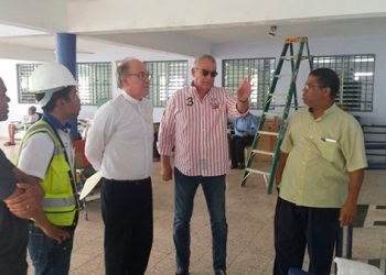 Pedro-alegria-supervisando-trabjos-hogar-San-Anotnio