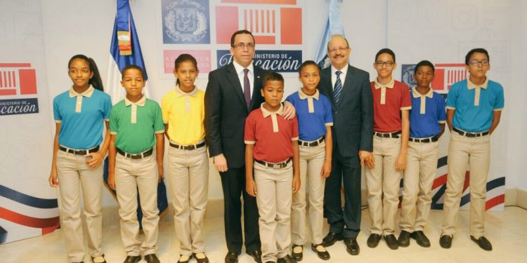 nuevos uniformes escolares escuellas publicas