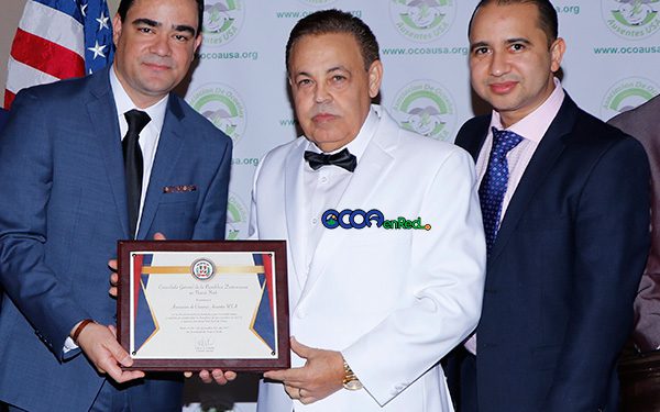 Reconocimiento-Hector-Castillo-por-el-consul
