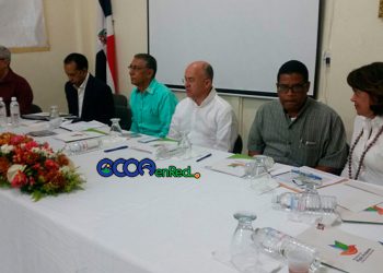 Firman-acuerdo-de-Co--manejo-del-parque-Luis-Quinn-en-Ocoa
