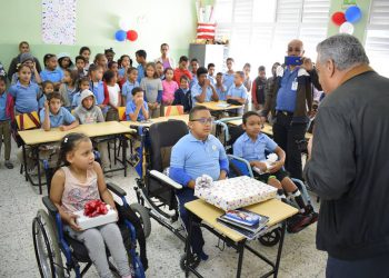 PEdro alegria table ninos especiales