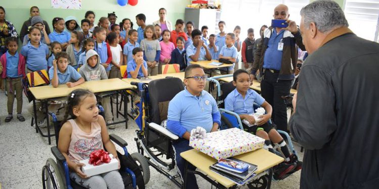 PEdro alegria table ninos especiales