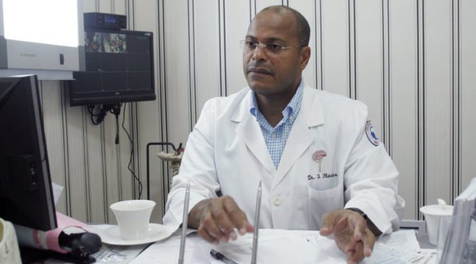 el doctor Freddy Flores