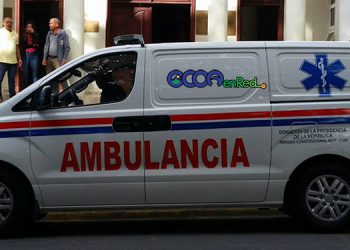 Ambulancia entregada hospital San Jose