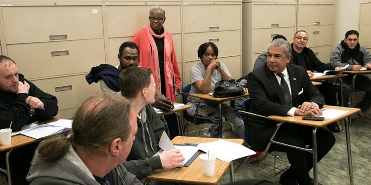 Consules latinos Carlos Castillo