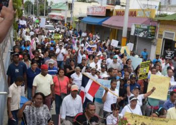 Sanjuaneros marchamdo minera