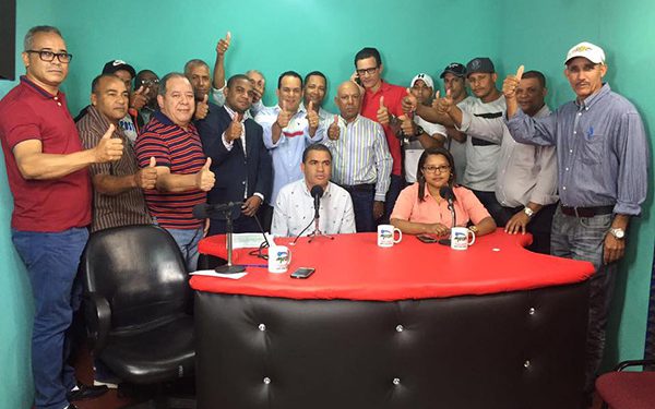 Equipo Hipoltico Mejia se retiran