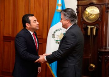 Roberto Santana y Jimmy Morales