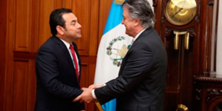 Roberto Santana y Jimmy Morales