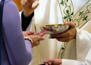 comunion en la mano 1024x550