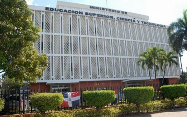 Atención Ocoa: MESCyT ofrece becas universitarias