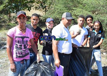 Estudiantes limiezas rio ocoa