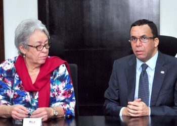 Minsitra salud y educacion