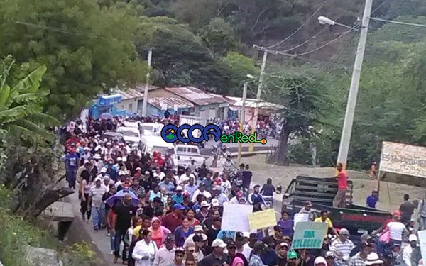 Ocoenos tirados a las calles en apoyo a La Horma