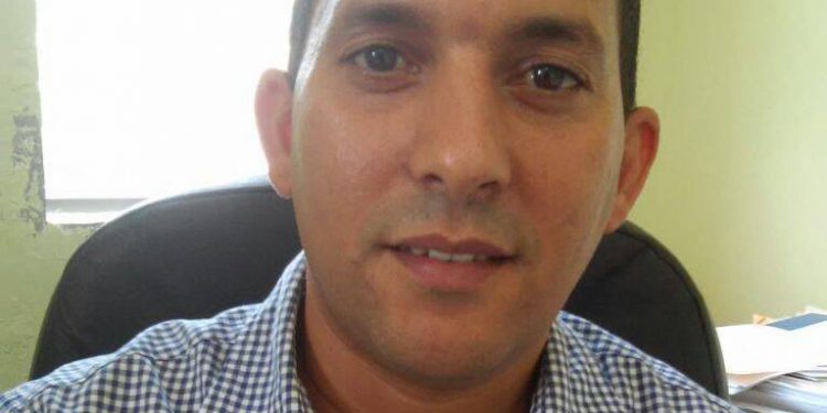 Tony Lluverez