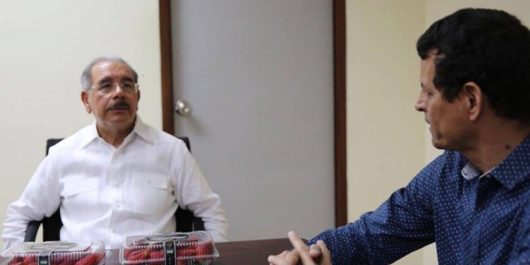 Danilo y Nikasio Fresas San Cristobal