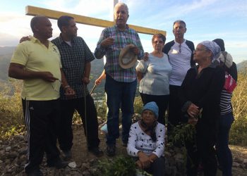 Loma de la CRuz con gente