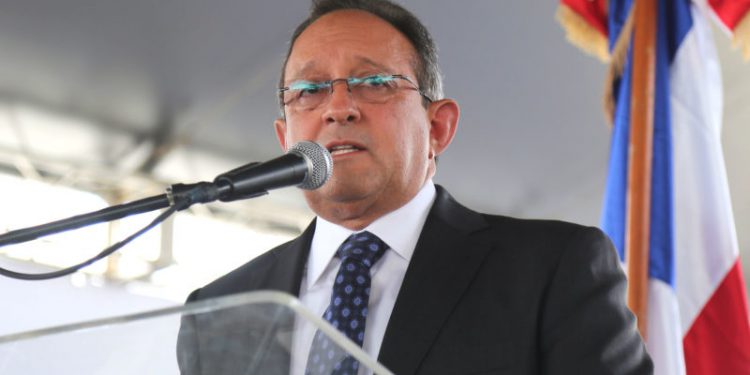 Angel Estevez Ministro de Medio Anbiente