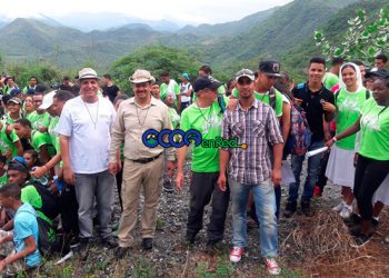 jovenes campamento Verano Ocoa