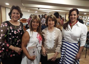 embajada de Francia y Fanny Santana