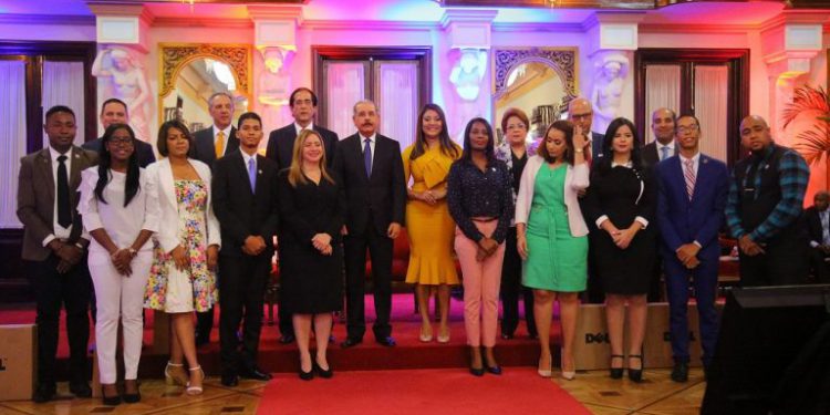 Danilo primer meploe digital acto palacio