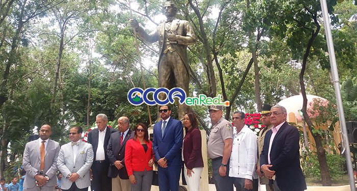 Estatua develizada duarte