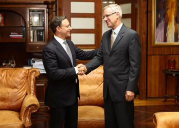 Procurdaor y emajador EU