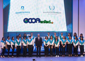 Banreservas reconoce meritos estduanteil