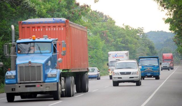 CAMIONES PESADOS 640x428