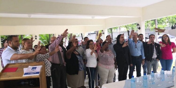 Juramentan directiva Movimiento Medico Dignidad Gremial del PLD en Ocoa 768x467
