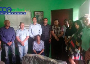 Entrega de ajauesres en la Cienega