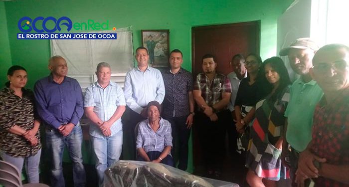 Entrega de ajauesres en la Cienega