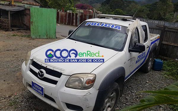 camioneta Rancho Ariba deteriorada