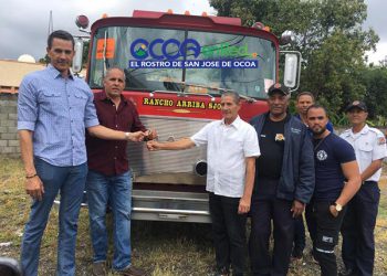 entregan camion a Rancho Arriba