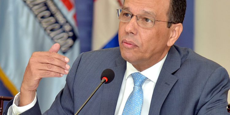 ministro eduacion PEna Mirabal