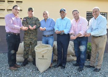 donan semilla induban Rancho Arriba