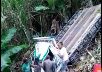 Camion vuelco Mahoma Rancho Arriba