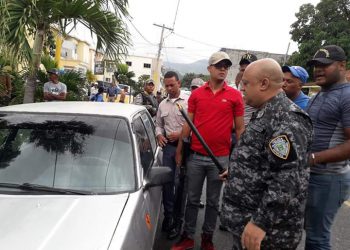 Carro preso atrco
